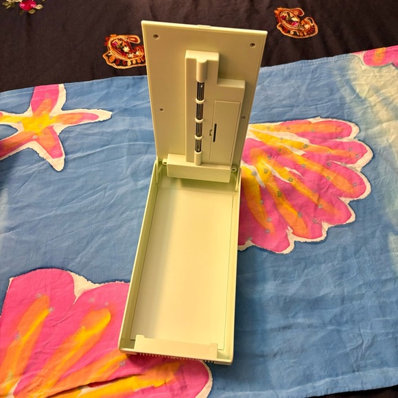 Tech Candy UV Light Portable Sanitizer Box 🧼 Disinfect Smartphones & more *NIB* - Picture 11 of 11